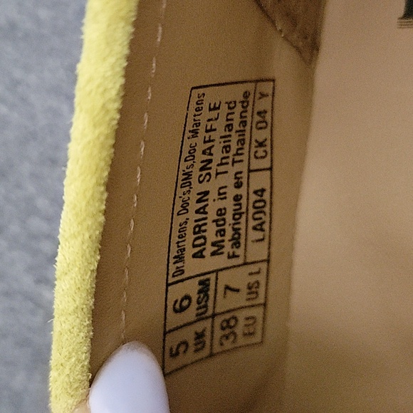 New Dr. Martens Adrian Snaffle shoe in moss green unisex men's size 6 - Picture 8 of 8